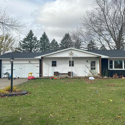 4 Park Lane Ct, Eldridge, IA 52748