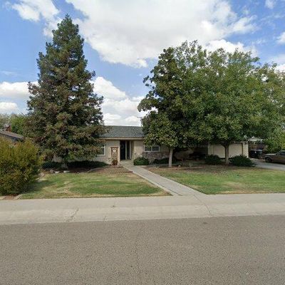 3418 W Howard Ave, Visalia, CA 93277