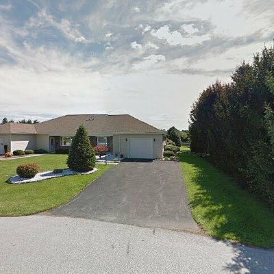 3430 Glen Eagles Dr, Chambersburg, PA 17202