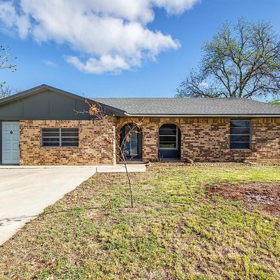 3505 Surrey Ln, Brownwood, TX 76801