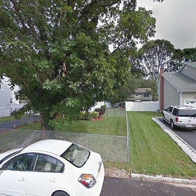 353 43 Rd St, Copiague, NY 11726