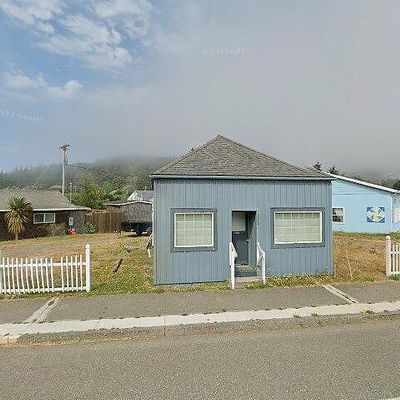 356 6 Th St, Port Orford, OR 97465