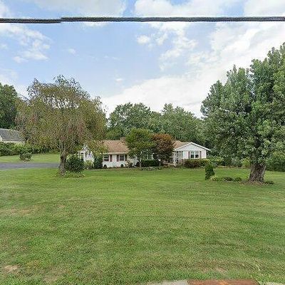 42 Sand Hill Rd, Flemington, NJ 08822