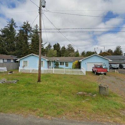 420 W Pacific Ave, Westport, WA 98595