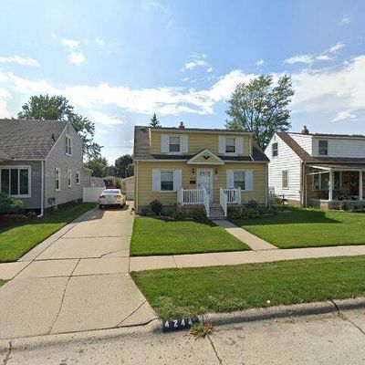 4244 Filbert St, Wayne, MI 48184