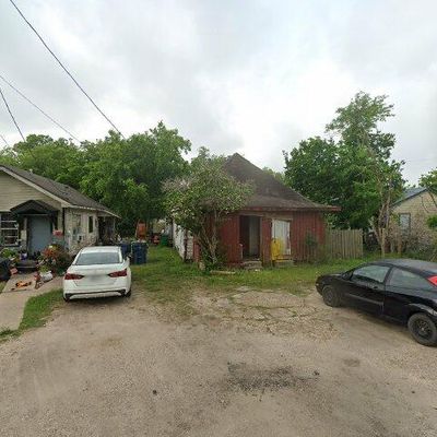 425 W Cedar St, Angleton, TX 77515