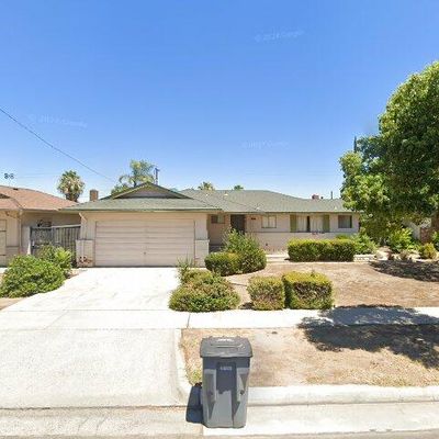 4451 E Robinson Ave, Fresno, CA 93726