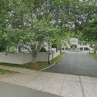 450 Center St #9, Southport, CT 06890