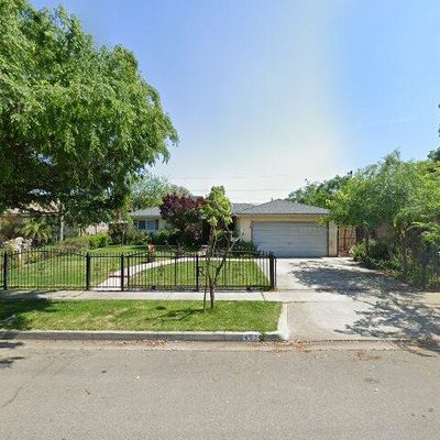 4534 N Duke Ave, Fresno, CA 93727