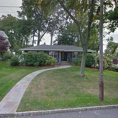 46 Elmwood Ter, West Caldwell, NJ 07006