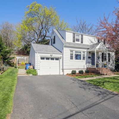 40 Kensington Rd, Madison, NJ 07940