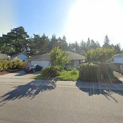 40 Park Village Dr, Florence, OR 97439