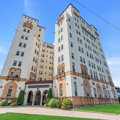 400 Deal Lake Dr #8 A, Asbury Park, NJ 07712