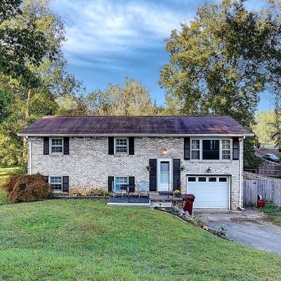 4011 W Englewood Blvd, Johnson City, TN 37601