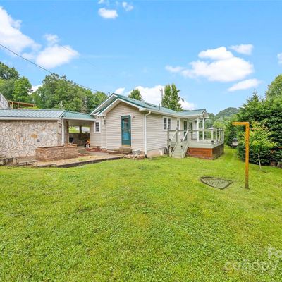 402 Log Cabin Rd, Waynesville, NC 28786