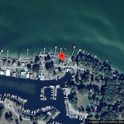 402 Riverside Dr, Deltaville, VA 23043