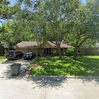 403 Oak Vista Dr, Friendswood, TX 77546