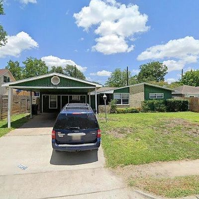 4030 Grapevine St, Houston, TX 77045