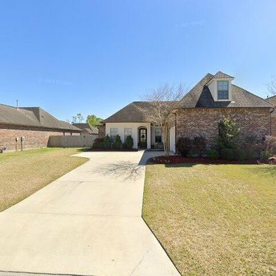 40419 Champagne Ave, Prairieville, LA 70769