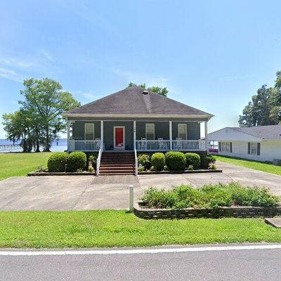 406 Canal Cove Rd, Lake Waccamaw, NC 28450