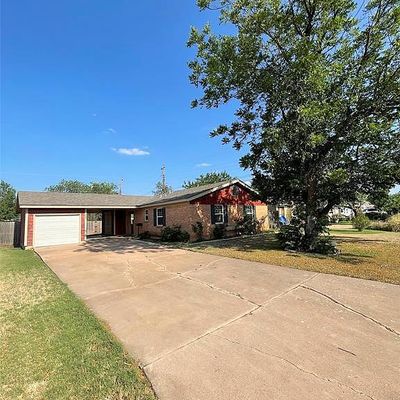 409 S San Jose Dr, Abilene, TX 79605