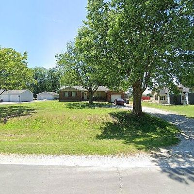 410 Carlinville Rd, Shipman, IL 62685