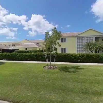 4155 Crayton Rd, Naples, FL 34103