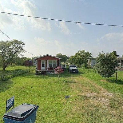 416 4 Th St, Bayside, TX 78340