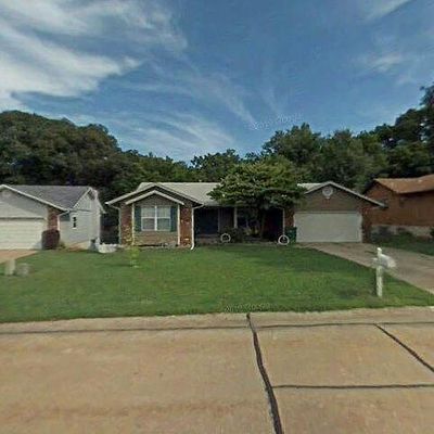 4173 Elkhart Lake Rd, Saint Charles, MO 63304