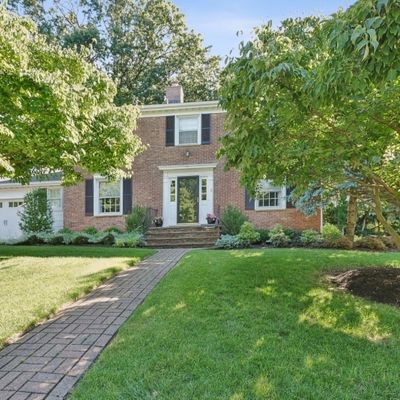 5 Carteret Ct, Madison, NJ 07940