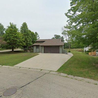 501 Saxony Ct, Chaska, MN 55318