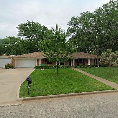 506 Austin Dr, Mineral Wells, TX 76067