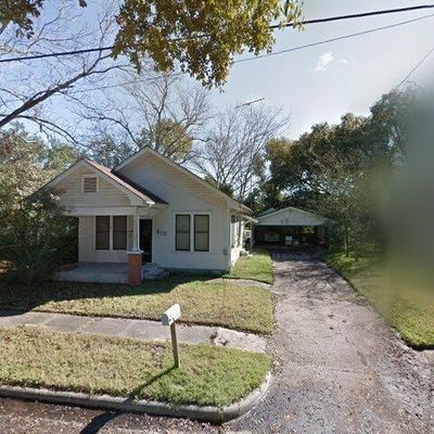 512 N Mccarty Ave, Eagle Lake, TX 77434