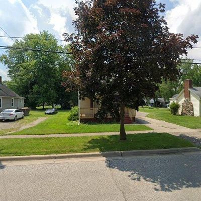 512 S Cedar St, Owosso, MI 48867