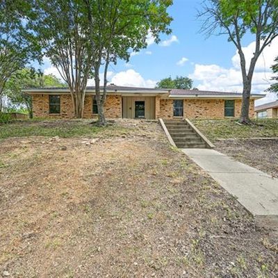 520 Newcastle Dr, Desoto, TX 75115