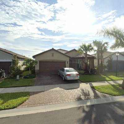 5209 Jasper Sq, Vero Beach, FL 32967