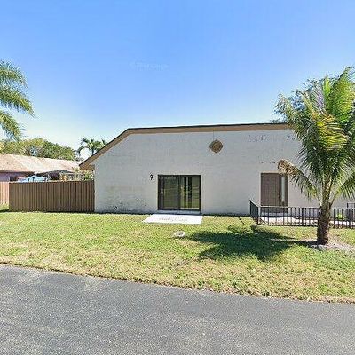 5215 Nutmeg Dr, Palm Beach Gardens, FL 33418