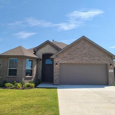 5230 Meadow Ln, Krum, TX 76249