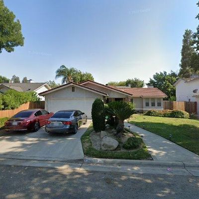 5247 W Los Altos Ave, Fresno, CA 93722