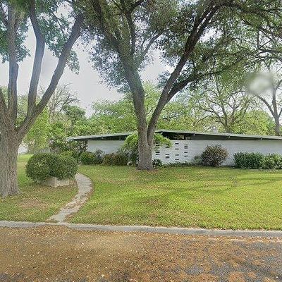 531 Berkeley St, Seguin, TX 78155