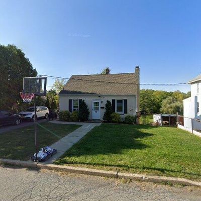 46 Willow St, Washington, NJ 07882