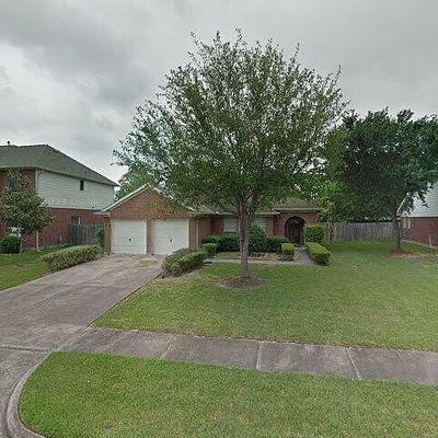 4615 Twin Elm Dr, Fresno, TX 77545