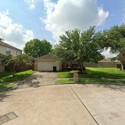 4719 Silver Spruce Ln, Friendswood, TX 77546