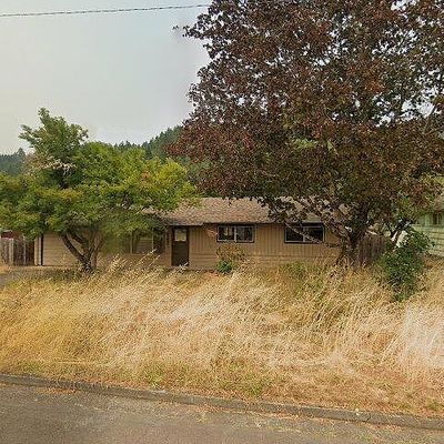 47891 W 1 St St, Oakridge, OR 97463