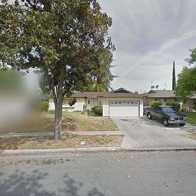 4871 E Norwich Ave, Fresno, CA 93726