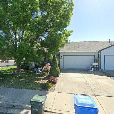 494 St Clair Way, Eagle Point, OR 97524