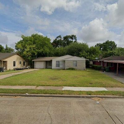 5727 Thrush Dr, Houston, TX 77033