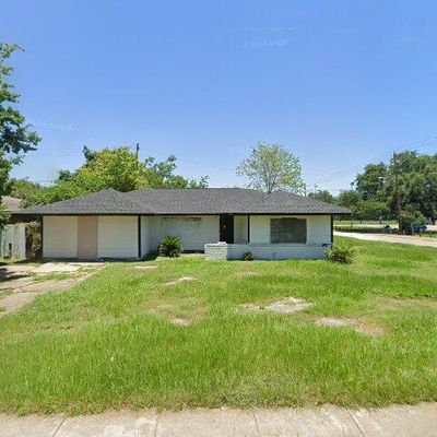 5783 Bellfort St, Houston, TX 77033