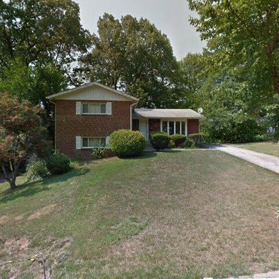 5810 Chestnut Hill Rd, College Park, MD 20740