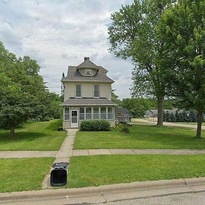 585 Rountree Ave, Platteville, WI 53818